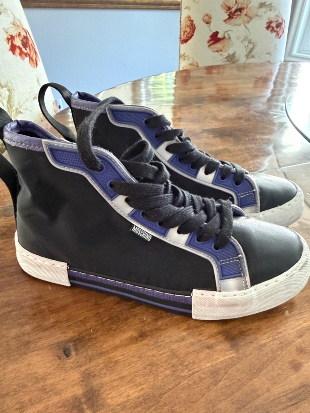 Moschino women’s sneakers. Size 37 EU sizing